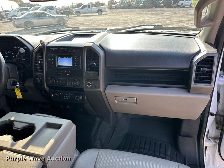 image for item EE4451 2022 Ford F250 Crew Cab pickup truck