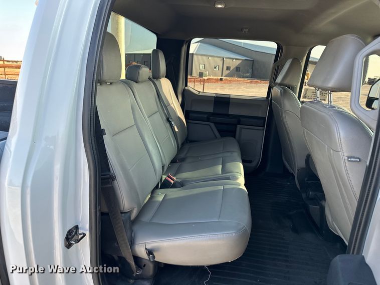 image for item EE4451 2022 Ford F250 Crew Cab pickup truck