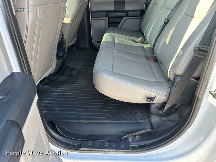 image for item EE4451 2022 Ford F250 Crew Cab pickup truck