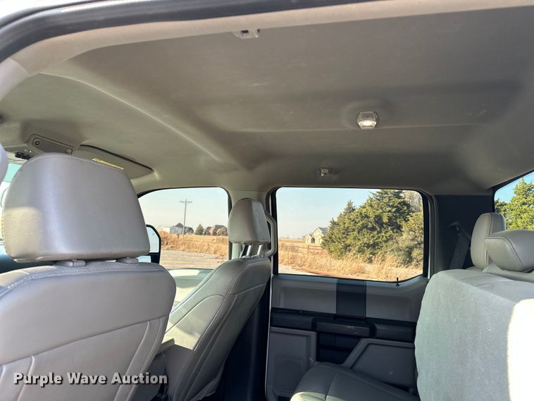 image for item EE4451 2022 Ford F250 Crew Cab pickup truck