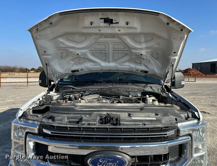 image for item EE4451 2022 Ford F250 Crew Cab pickup truck