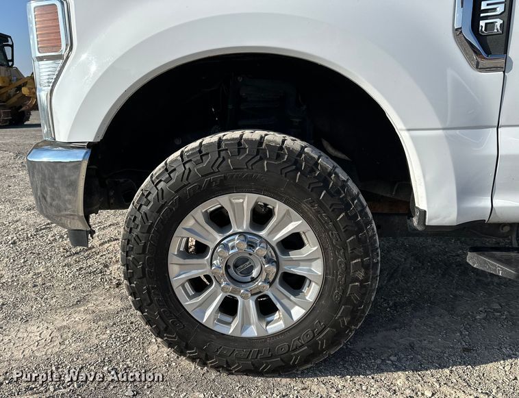 image for item EE4451 2022 Ford F250 Crew Cab pickup truck