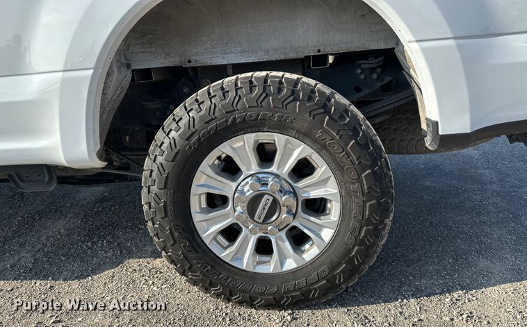 image for item EE4451 2022 Ford F250 Crew Cab pickup truck