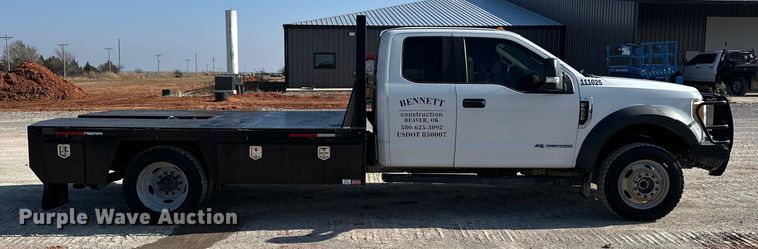 image for item EE4452 2017 Ford F550 SuperCab flatbed truck