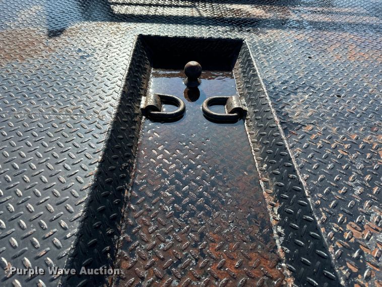 image for item EE4452 2017 Ford F550 SuperCab flatbed truck