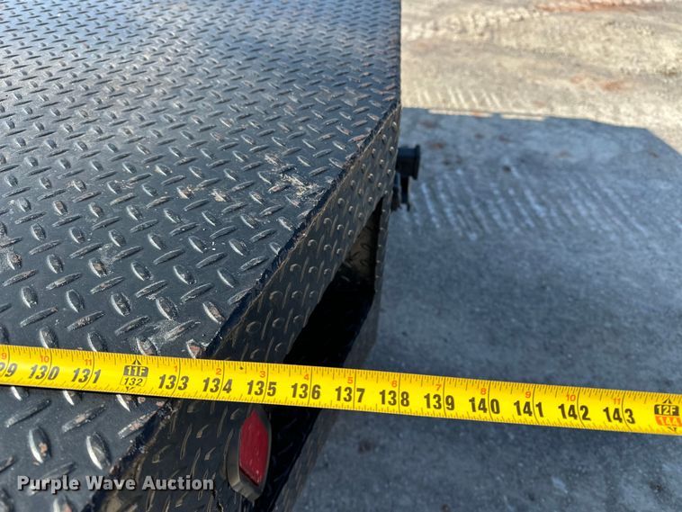 image for item EE4452 2017 Ford F550 SuperCab flatbed truck