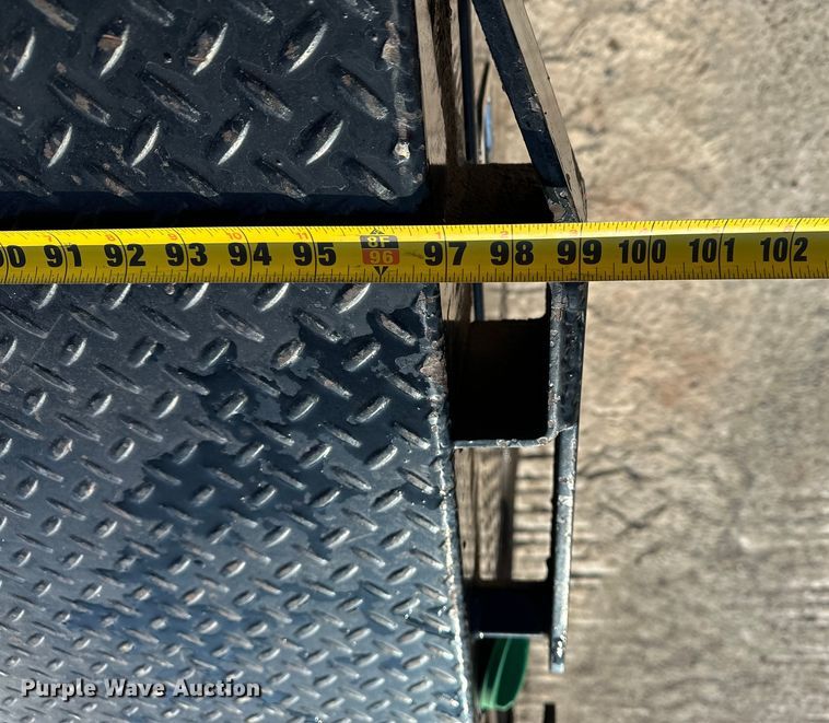 image for item EE4452 2017 Ford F550 SuperCab flatbed truck