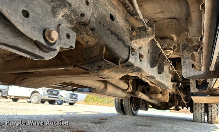 image for item EE4452 2017 Ford F550 SuperCab flatbed truck