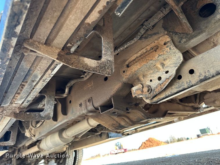 image for item EE4452 2017 Ford F550 SuperCab flatbed truck