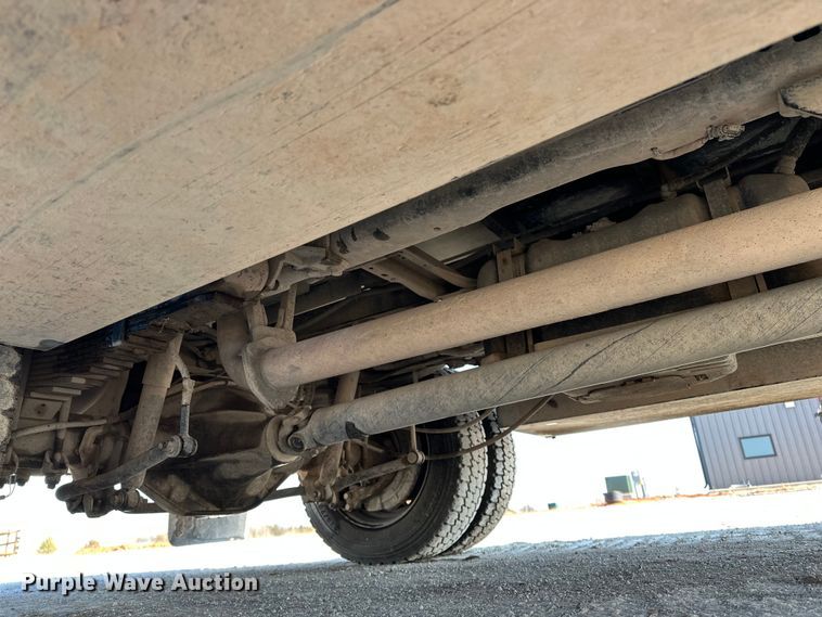 image for item EE4452 2017 Ford F550 SuperCab flatbed truck