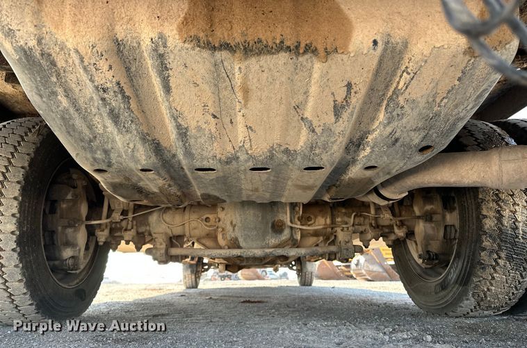 image for item EE4452 2017 Ford F550 SuperCab flatbed truck