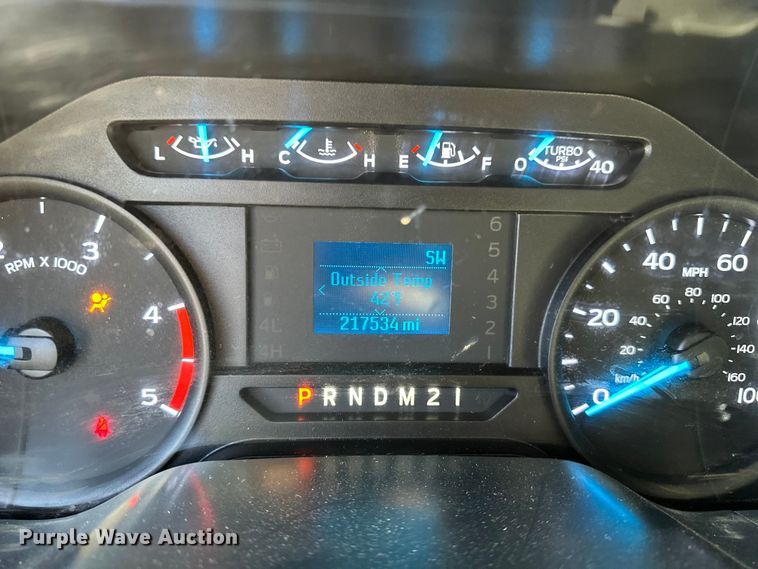 image for item EE4452 2017 Ford F550 SuperCab flatbed truck