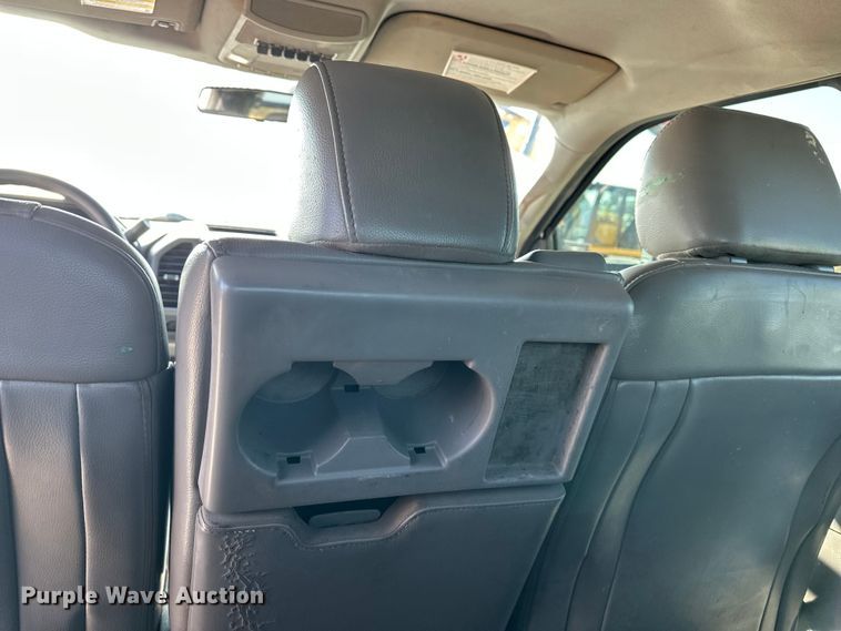 image for item EE4452 2017 Ford F550 SuperCab flatbed truck