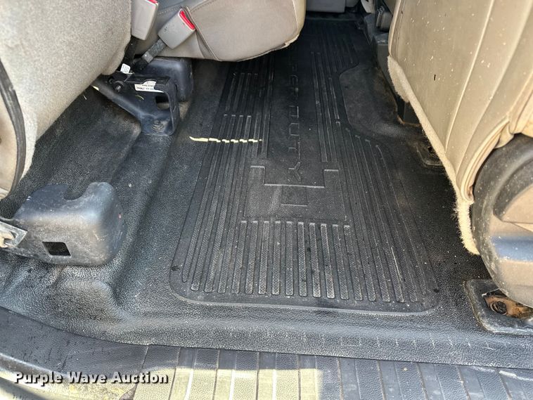 image for item EE4452 2017 Ford F550 SuperCab flatbed truck