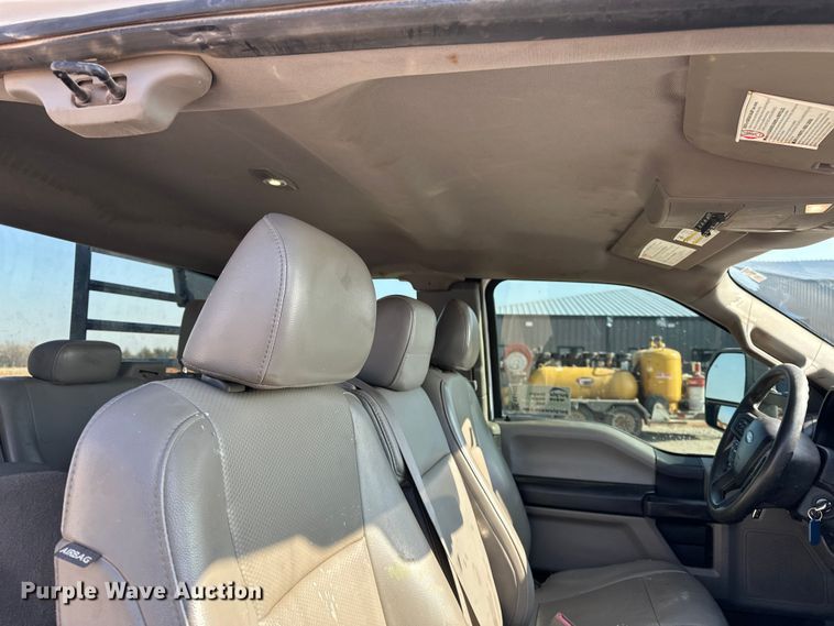 image for item EE4452 2017 Ford F550 SuperCab flatbed truck