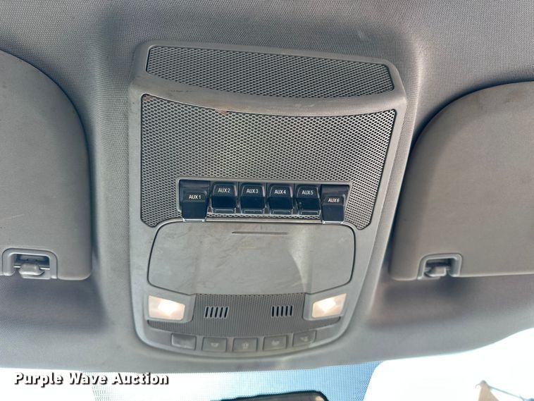 image for item EE4452 2017 Ford F550 SuperCab flatbed truck