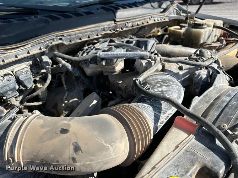 image for item EE4452 2017 Ford F550 SuperCab flatbed truck