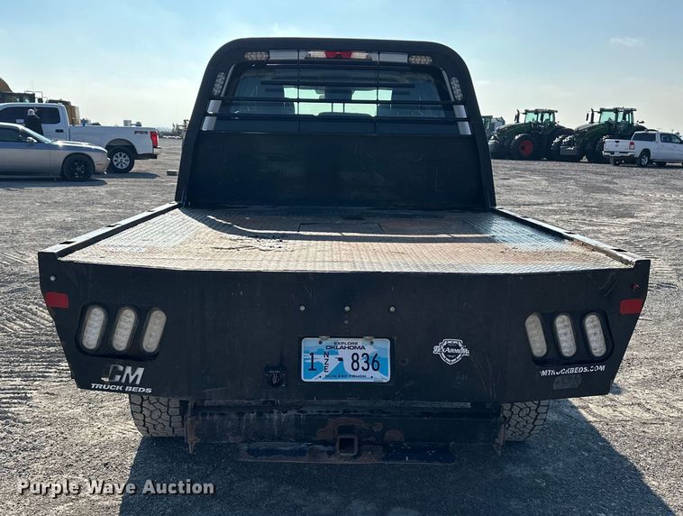 image for item EE4453 2018 Ford F250 Super Duty Crew Cab flatbed pickup truck