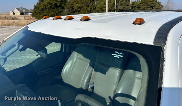 image for item EE4453 2018 Ford F250 Super Duty Crew Cab flatbed pickup truck