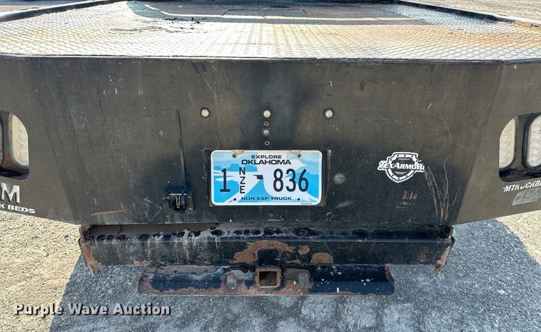 image for item EE4453 2018 Ford F250 Super Duty Crew Cab flatbed pickup truck