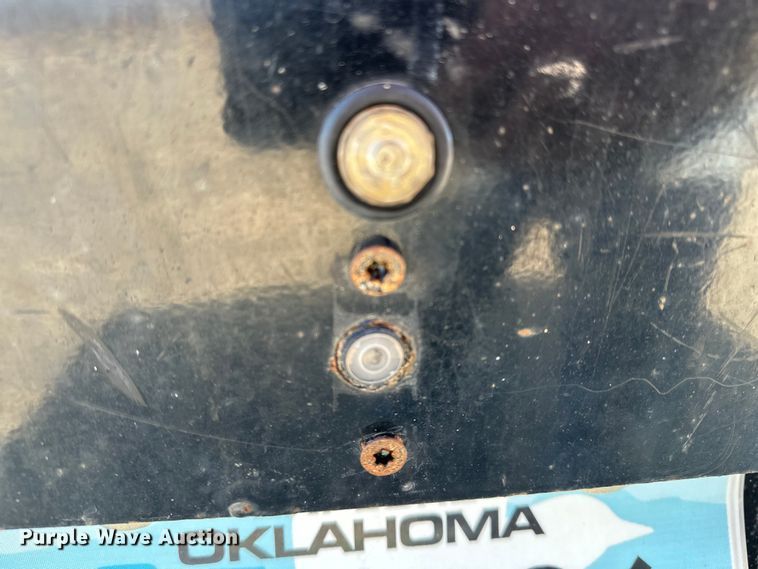 image for item EE4453 2018 Ford F250 Super Duty Crew Cab flatbed pickup truck