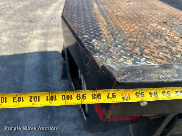 image for item EE4453 2018 Ford F250 Super Duty Crew Cab flatbed pickup truck