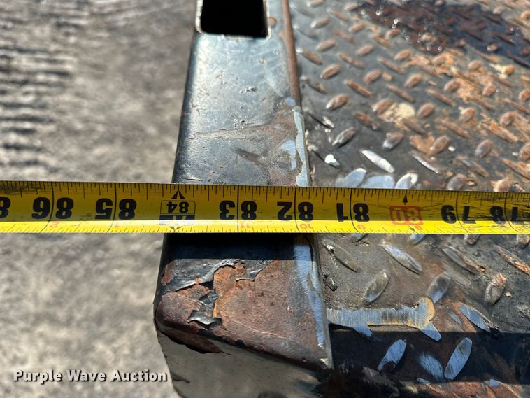 image for item EE4453 2018 Ford F250 Super Duty Crew Cab flatbed pickup truck