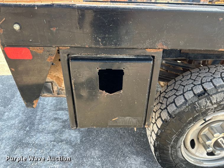 image for item EE4453 2018 Ford F250 Super Duty Crew Cab flatbed pickup truck