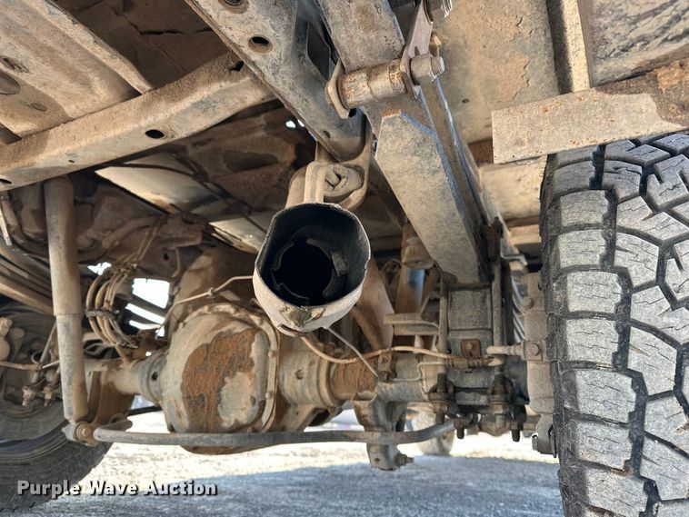 image for item EE4453 2018 Ford F250 Super Duty Crew Cab flatbed pickup truck