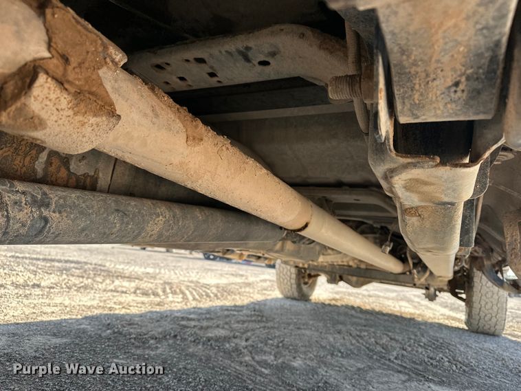 image for item EE4453 2018 Ford F250 Super Duty Crew Cab flatbed pickup truck