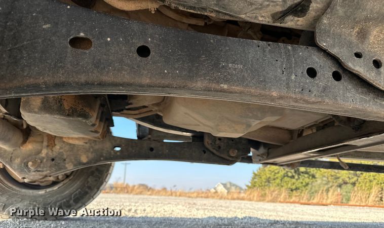 image for item EE4453 2018 Ford F250 Super Duty Crew Cab flatbed pickup truck