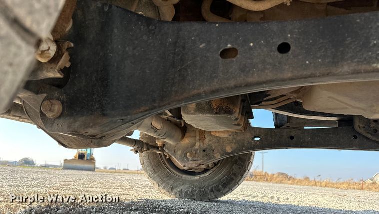 image for item EE4453 2018 Ford F250 Super Duty Crew Cab flatbed pickup truck