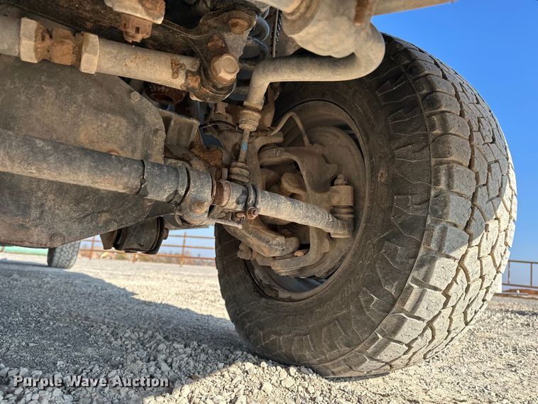 image for item EE4453 2018 Ford F250 Super Duty Crew Cab flatbed pickup truck