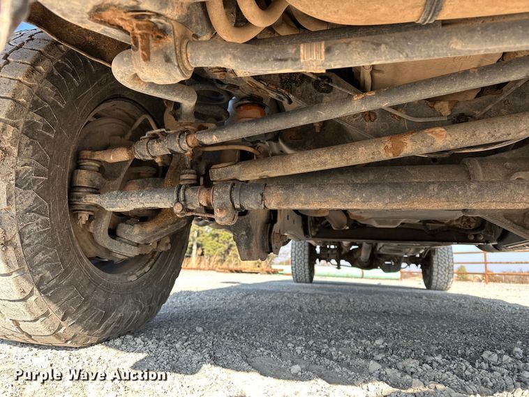 image for item EE4453 2018 Ford F250 Super Duty Crew Cab flatbed pickup truck