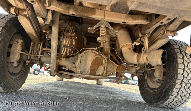 image for item EE4453 2018 Ford F250 Super Duty Crew Cab flatbed pickup truck