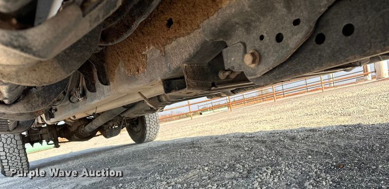 image for item EE4453 2018 Ford F250 Super Duty Crew Cab flatbed pickup truck