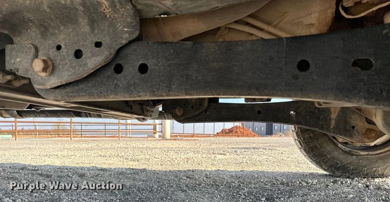 image for item EE4453 2018 Ford F250 Super Duty Crew Cab flatbed pickup truck