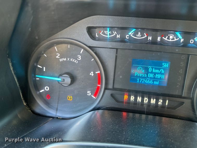 image for item EE4453 2018 Ford F250 Super Duty Crew Cab flatbed pickup truck