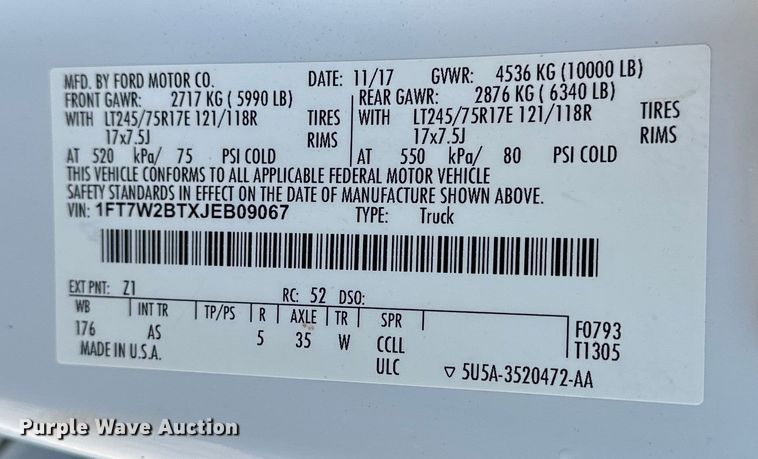 image for item EE4453 2018 Ford F250 Super Duty Crew Cab flatbed pickup truck