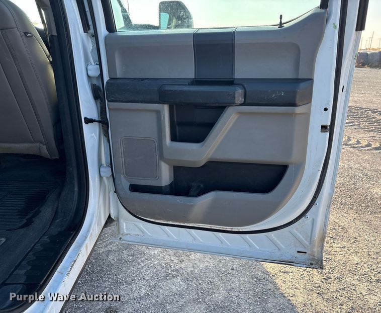 image for item EE4466 2022 Ford F250 Super Duty pickup truck