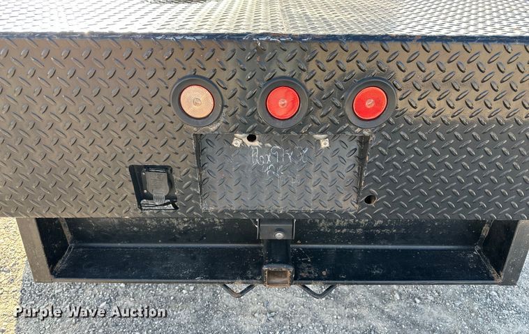 image for item EE4467 2022 Ford F350 Super Duty  Crew Cab flatbed pickup truck