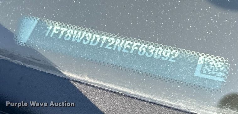 image for item EE4467 2022 Ford F350 Super Duty  Crew Cab flatbed pickup truck