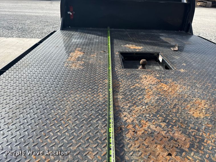 image for item EE4471 2022 Ford F250 Super Duty Crew Cab flatbed pickup truck