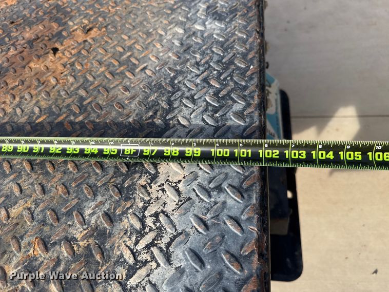 image for item EE4471 2022 Ford F250 Super Duty Crew Cab flatbed pickup truck