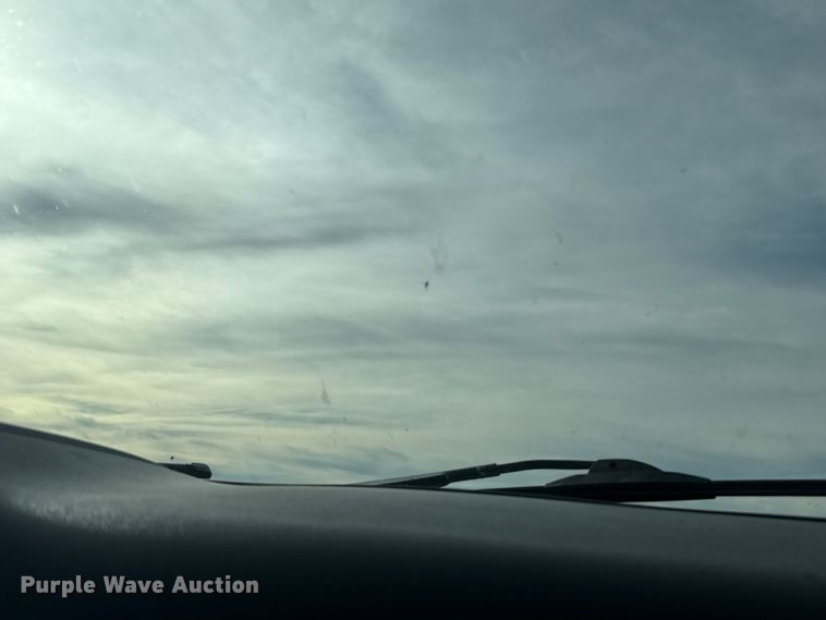 image for item EE4471 2022 Ford F250 Super Duty Crew Cab flatbed pickup truck