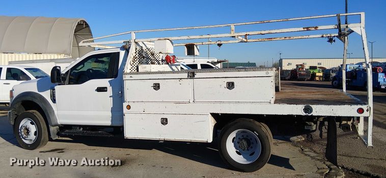 image for item EE4991 2021 Ford F450 flatbed truck