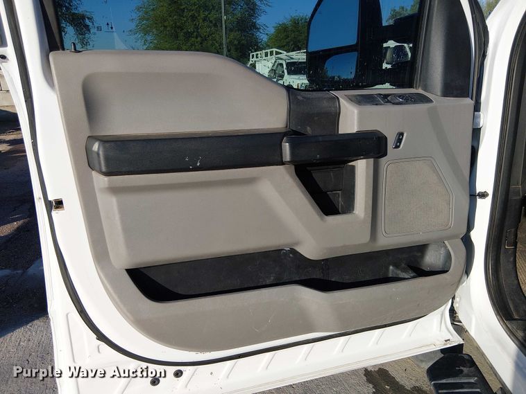 image for item EE4991 2021 Ford F450 flatbed truck