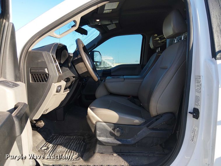 image for item EE4991 2021 Ford F450 flatbed truck