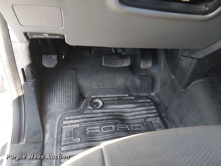 image for item EE4991 2021 Ford F450 flatbed truck