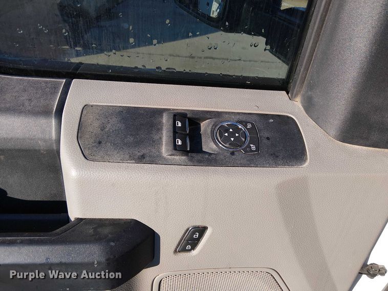 image for item EE4991 2021 Ford F450 flatbed truck